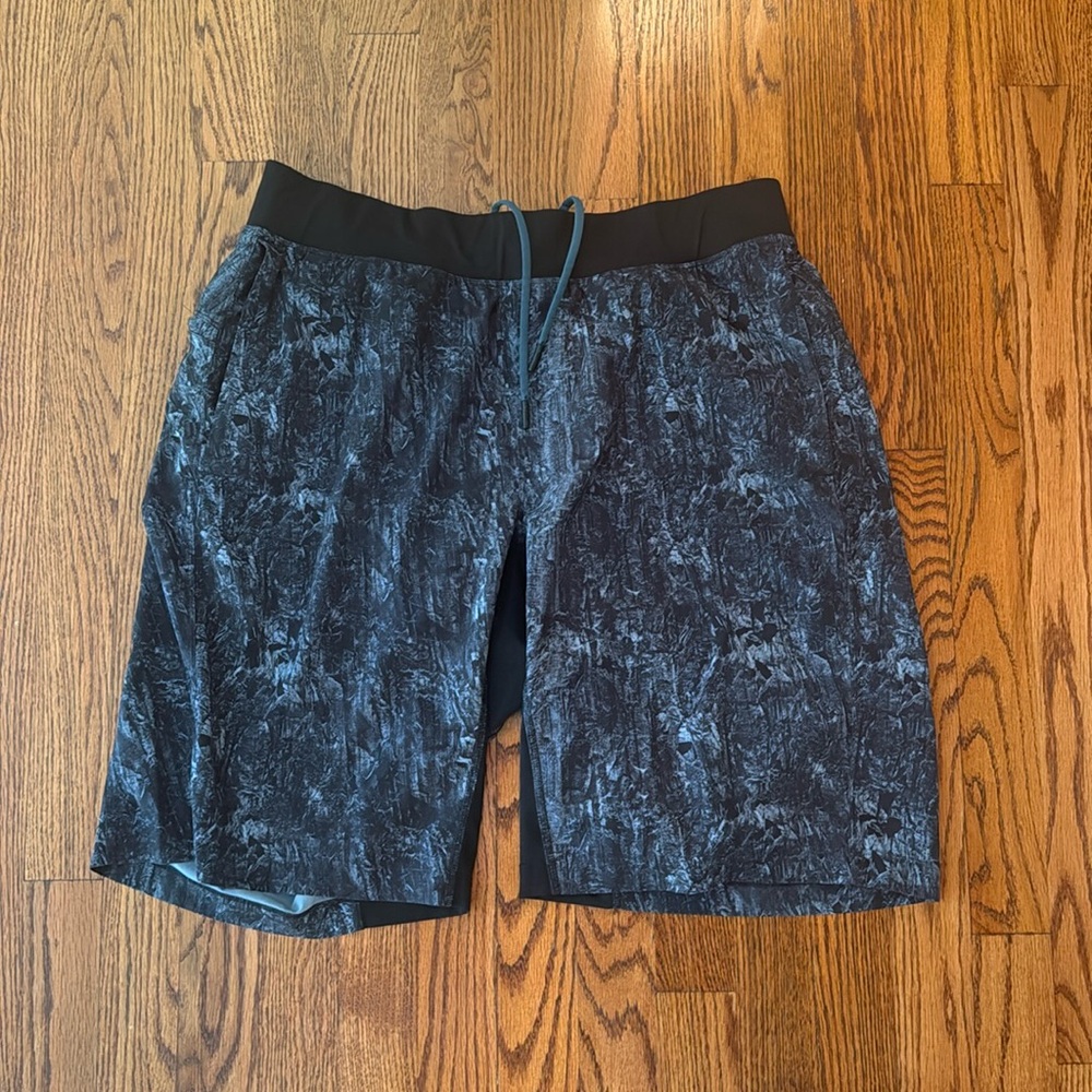 Lululemon men’s 7’ shorts